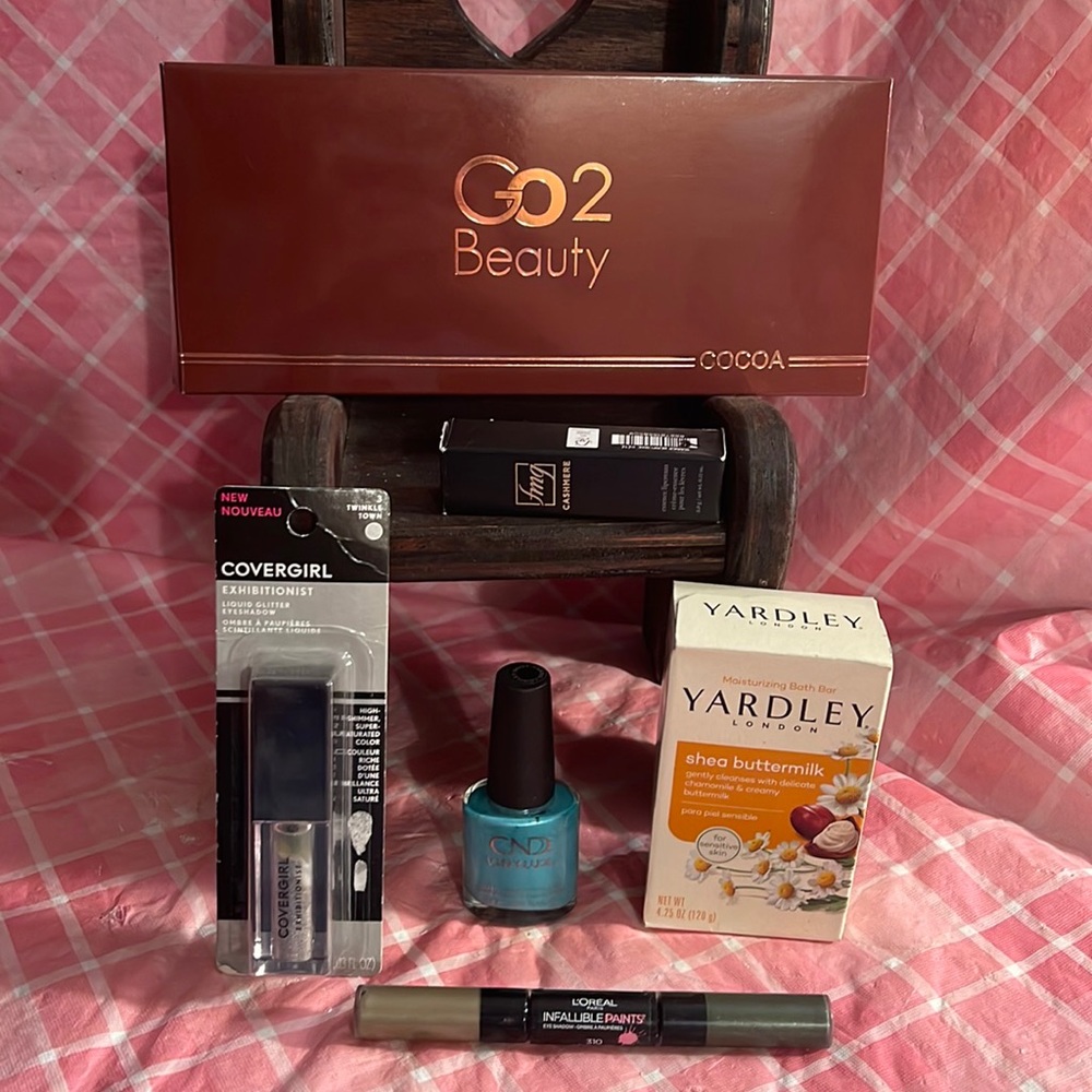 🎈SALE🎈🎀#32.MAKEUP GRAB BAG🎀